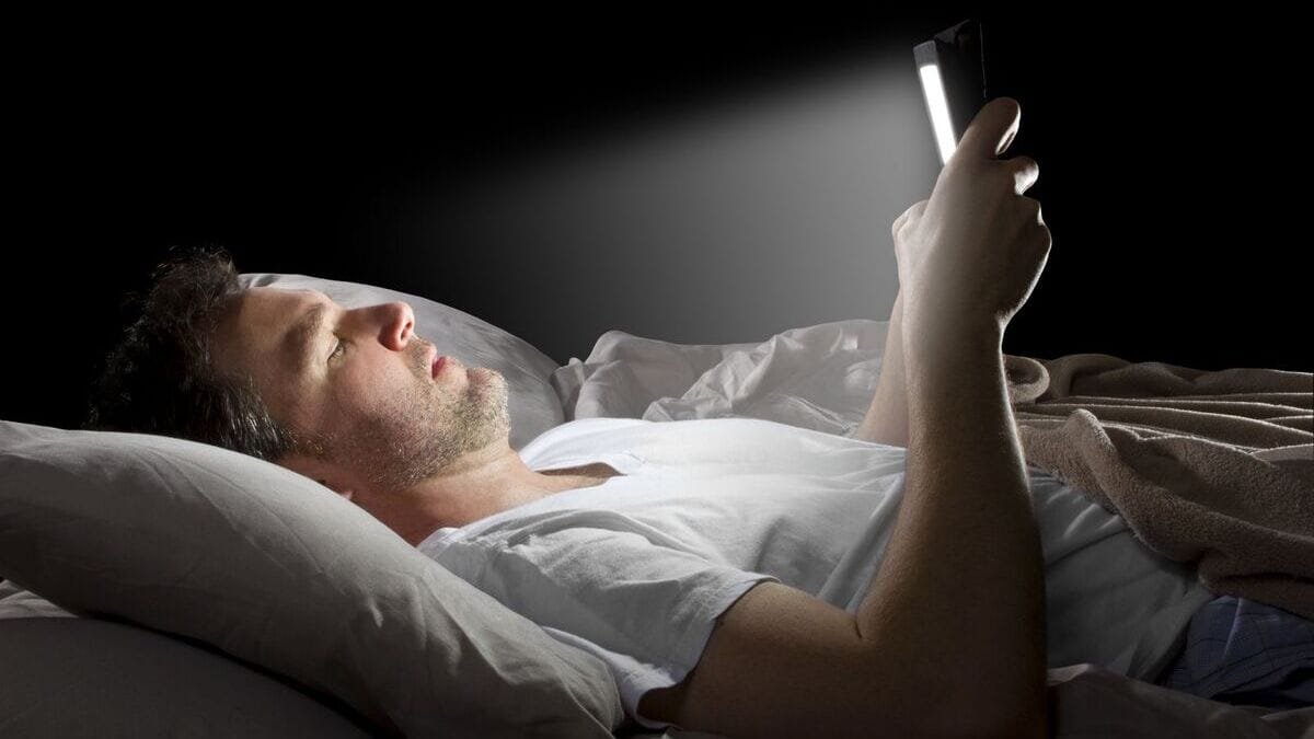 Dijital Çağda Uyku: Teknoloji Uykumuzu Çalıyor mu, Yoksa Geri mi Veriyor?